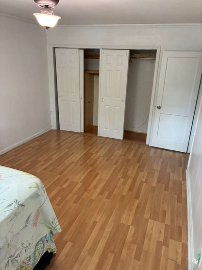 Giant Room in a Peaceful Area – Easy to Rent