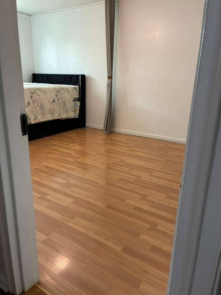 Giant Room in a Peaceful Area – Easy to Rent