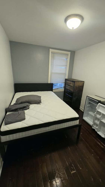 Private Room in College Point with Flexible Deposit and Utilities Included – Ideal for One Person