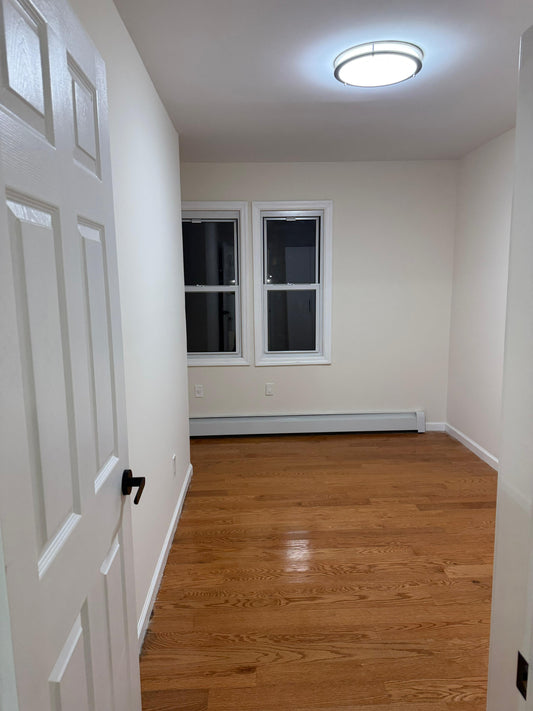 Room  in a very tradable flushing area, newly renovated apartment
