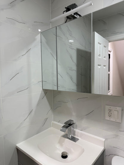 Room  in a very tradable flushing area, newly renovated apartment