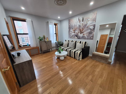 Se renta habitación privada en Jackson Heights!