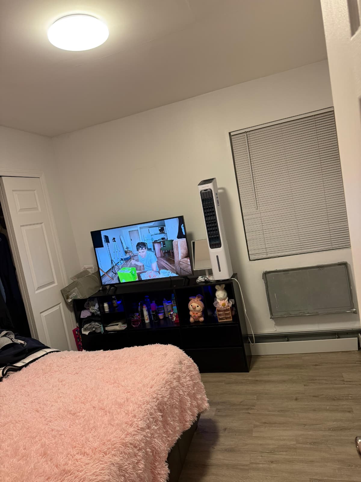 Habitación privada para mujer en Elmhurst!