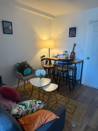 I am looking for a roommate (one person) in a clean and new apartment, one block from the R,M,E subway.