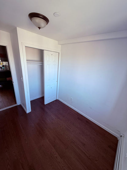 I am looking for a roommate (one person) in a clean and new apartment, one block from the R,M,E subway.