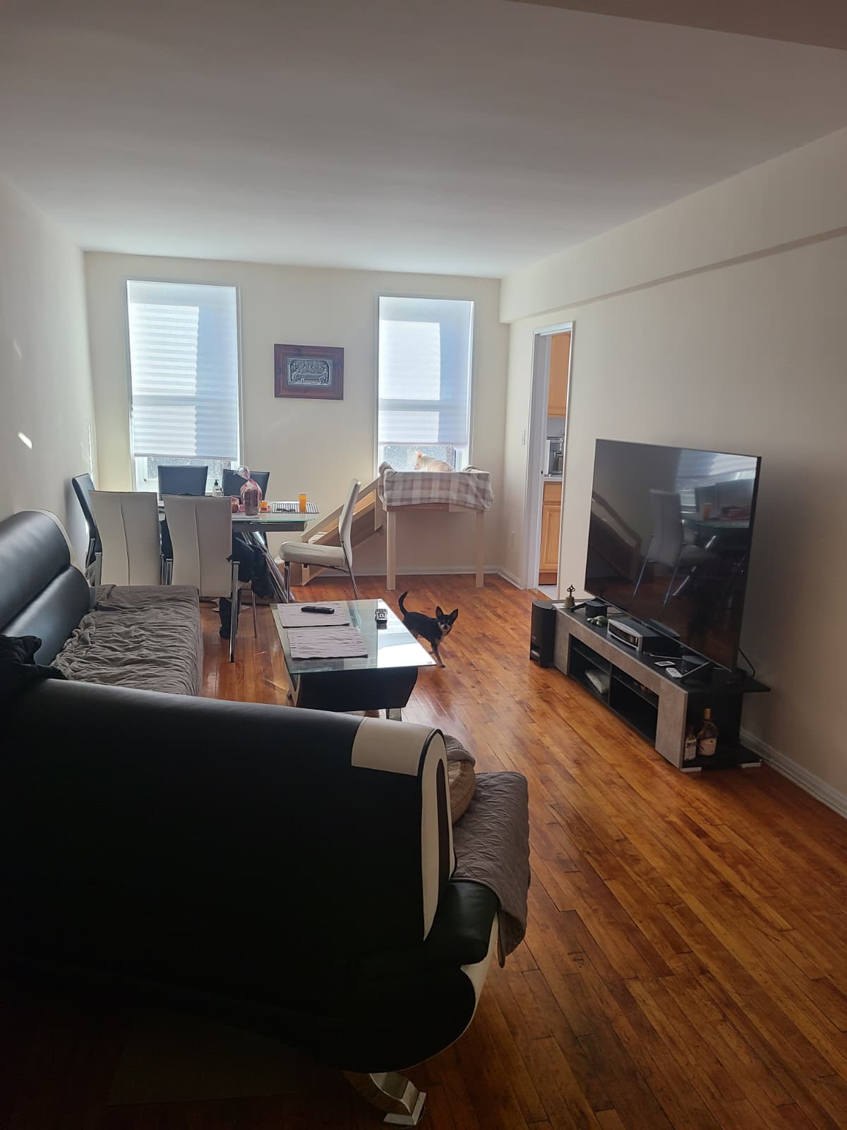 Se renta habitación para mujer en Jackson Heights!