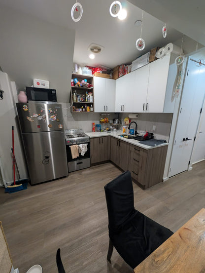 Habitación grande amoblada